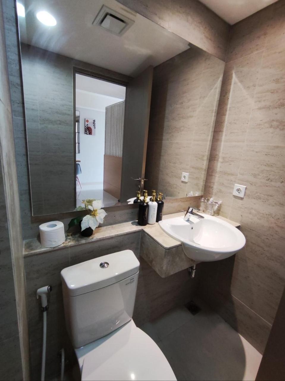 Apartemen Gold Coast Pik *
